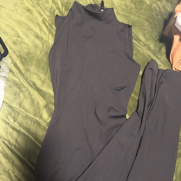 Small Black SKIMS Body Suit - Picture 5 of 5